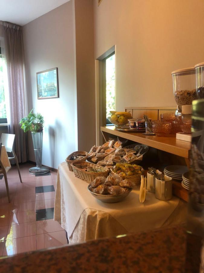 Albergo Casa Dell'Ospite Brescia Ngoại thất bức ảnh