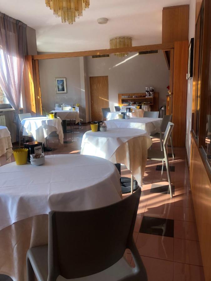 Albergo Casa Dell'Ospite Brescia Ngoại thất bức ảnh