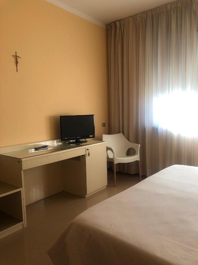 Albergo Casa Dell'Ospite Brescia Ngoại thất bức ảnh