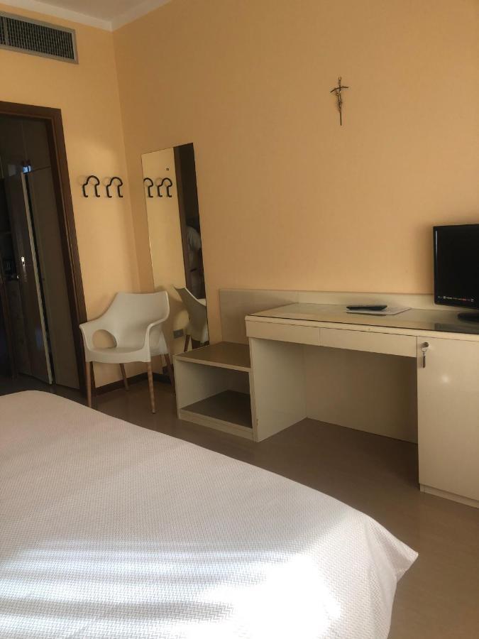 Albergo Casa Dell'Ospite Brescia Ngoại thất bức ảnh
